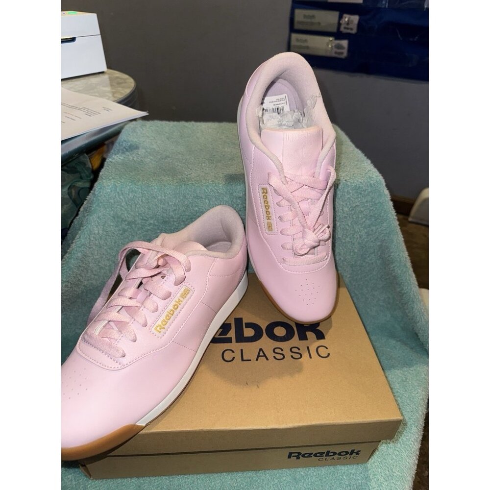 WOMENS REEBOK PRINCESS BS7755 Size 10 New But Missing One Shoe Insert